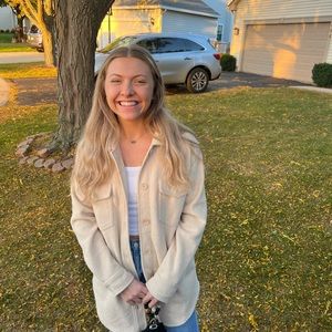 Meet your Posher, Angela